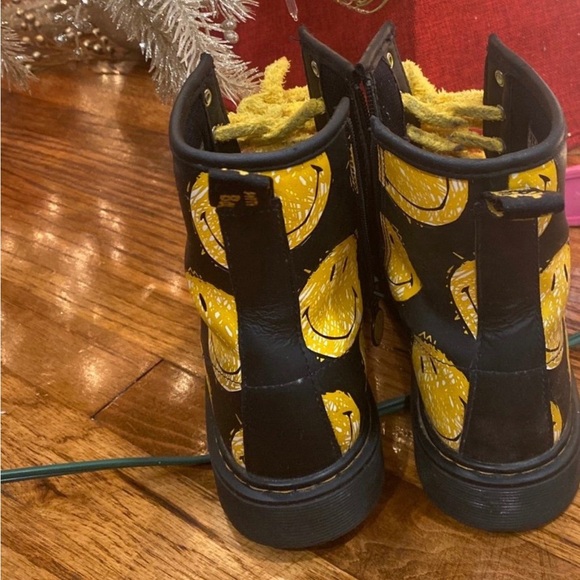 Dr martens x smiley 1460 pascal boots size 7US - Picture 4 of 7